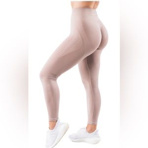 Alphalete Amplify Contour Legging
